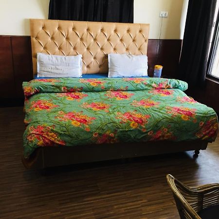 Hotel Prem G, 무소리에 외부 사진