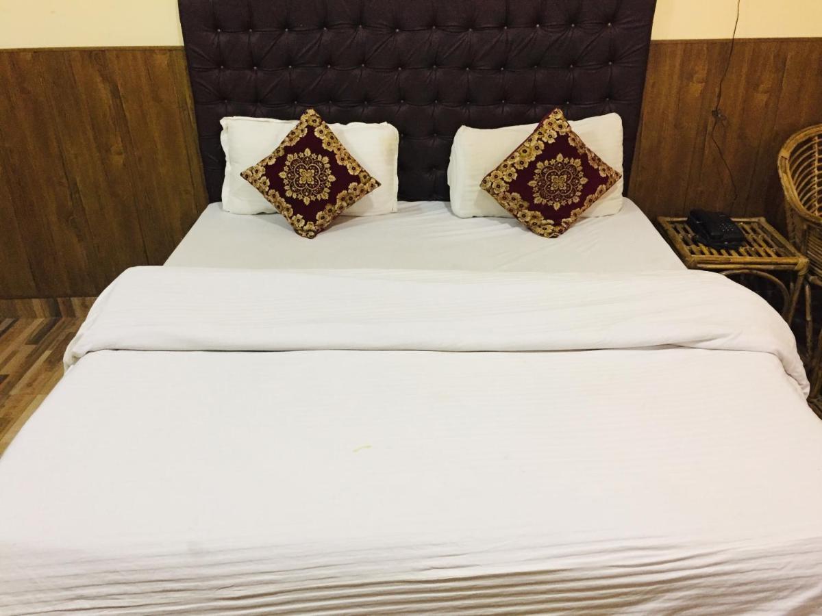 Hotel Prem G, 무소리에 외부 사진